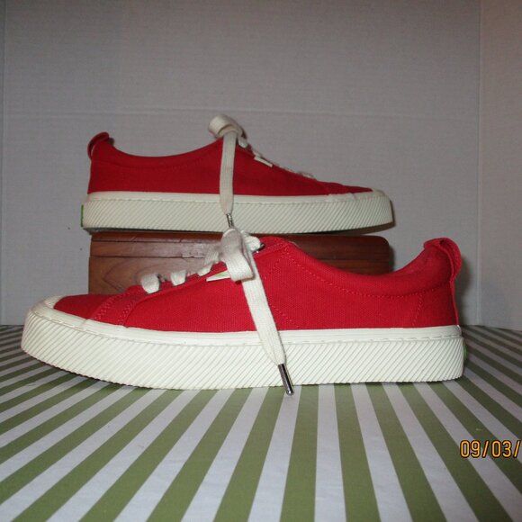 Cariuma OCA Low Sneakers - Picture 5 of 16